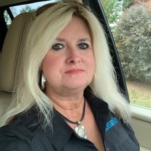 Meet your Posher, Kimberly
